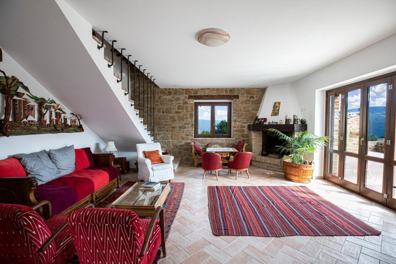 Villa Ermelinda - Piscina Privata E Jacuzzi Castelraimondo Kültér fotó