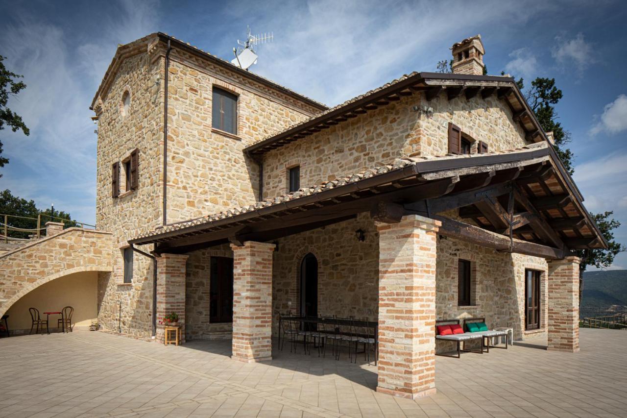 Villa Ermelinda - Piscina Privata E Jacuzzi Castelraimondo Kültér fotó