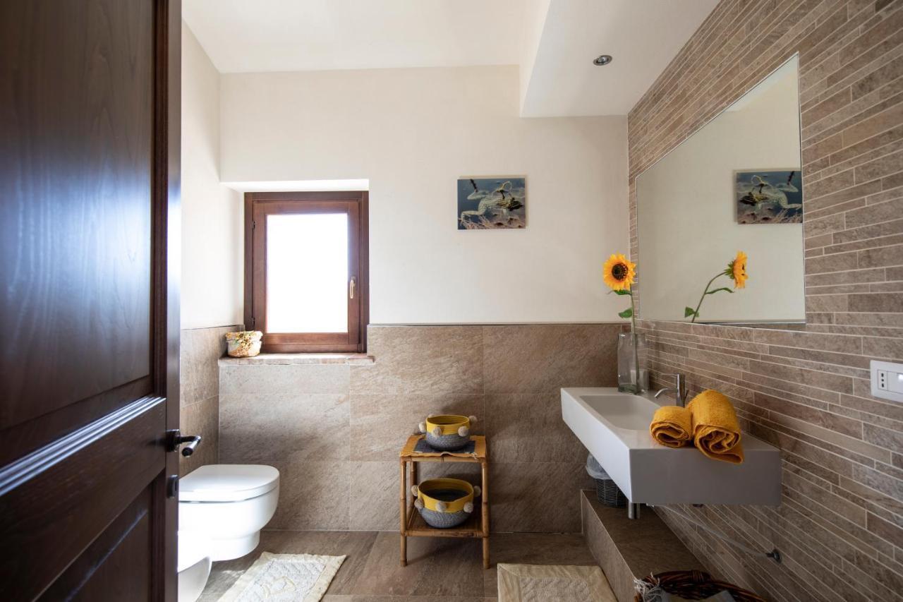 Villa Ermelinda - Piscina Privata E Jacuzzi Castelraimondo Kültér fotó