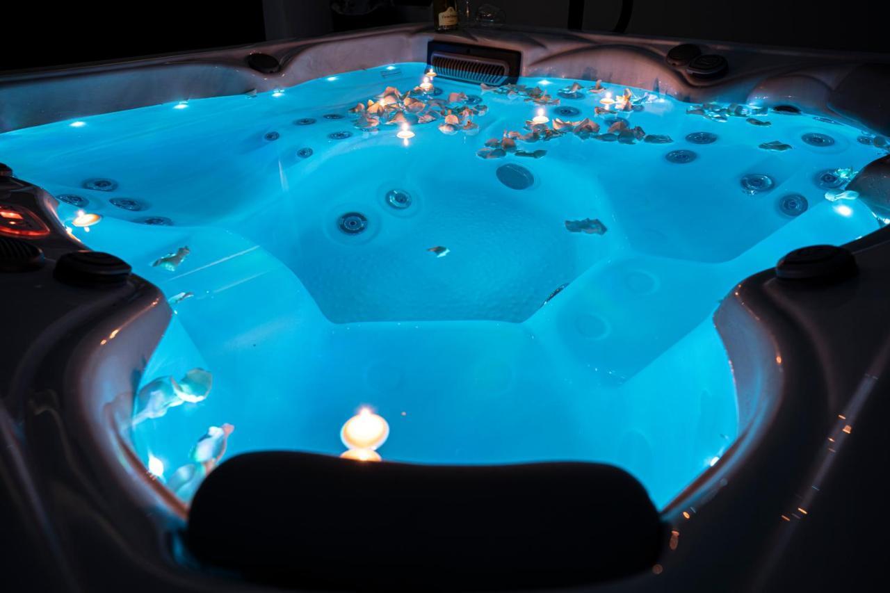 Villa Ermelinda - Piscina Privata E Jacuzzi Castelraimondo Kültér fotó