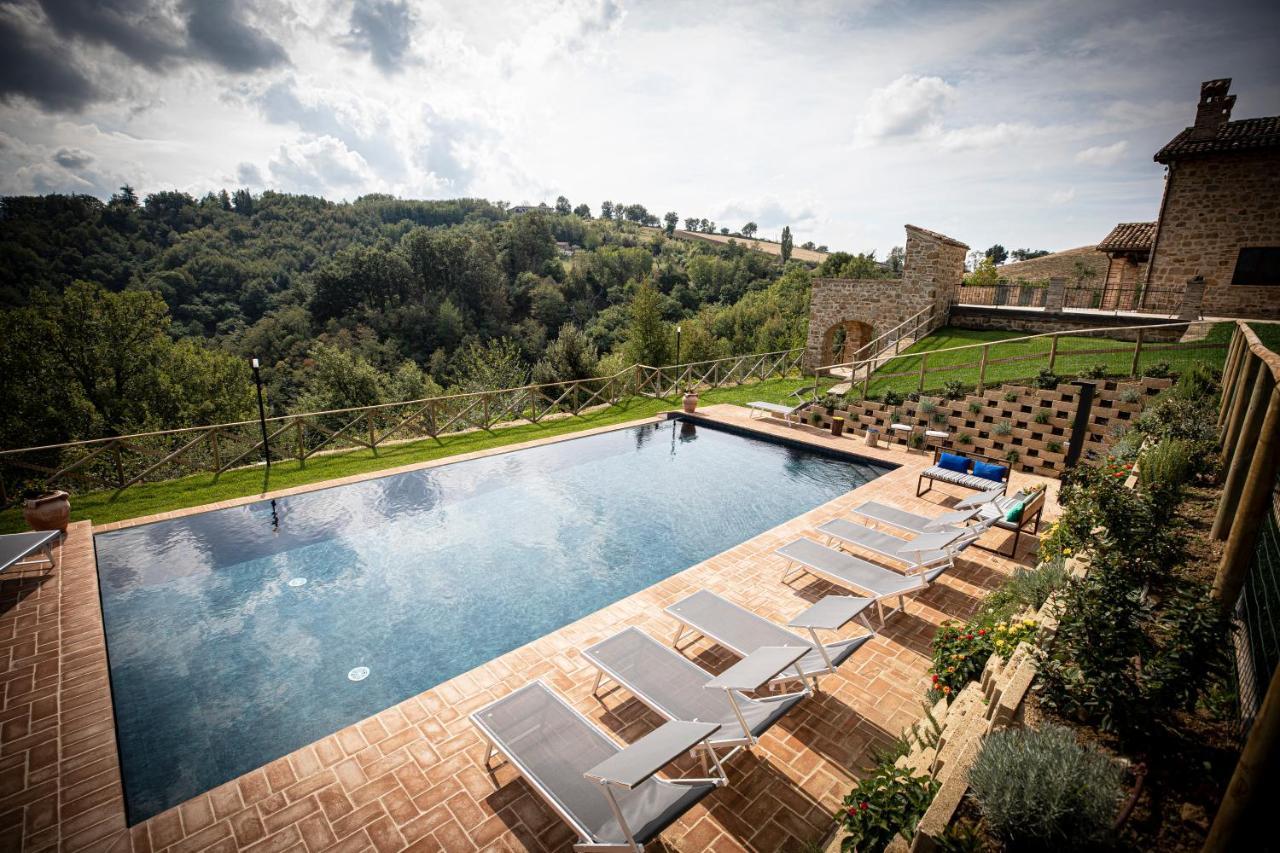 Villa Ermelinda - Piscina Privata E Jacuzzi Castelraimondo Kültér fotó